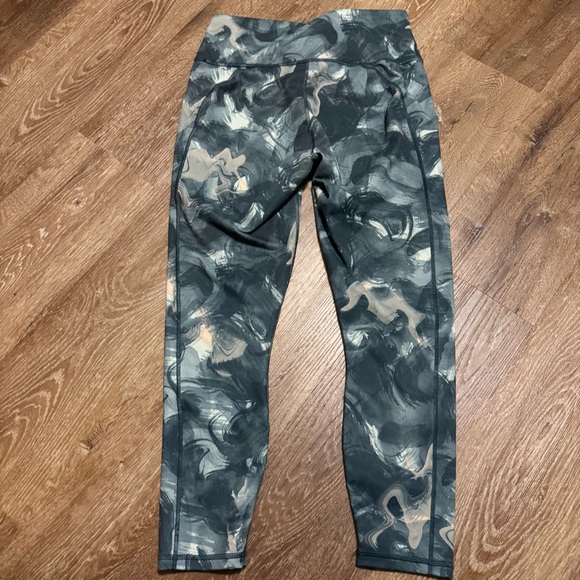 Fabletics Define PowerHold® High-Waisted 7/8 Legging - Picture 4 of 6